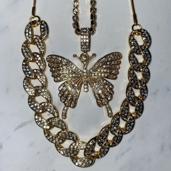 Gold Butterfly Necklace Set ❤️🦋 - Picture 5 of 9